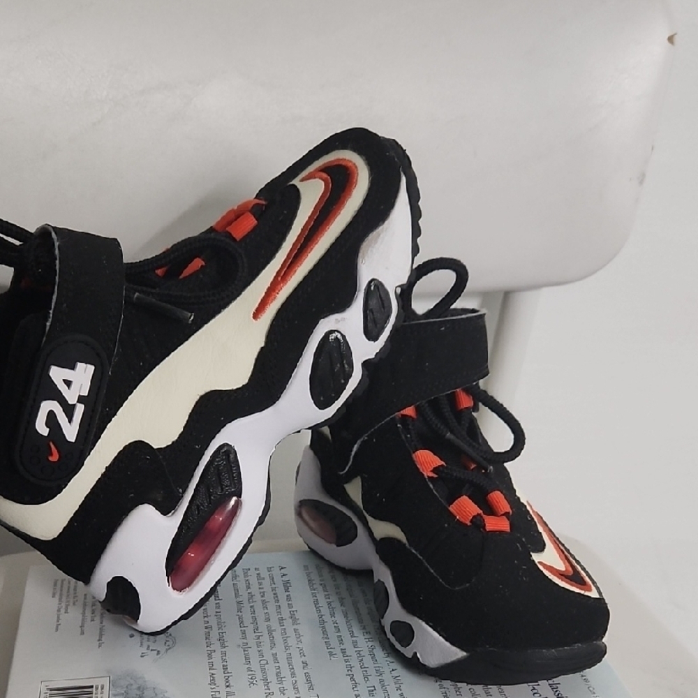 Nike Kids Black and Red Sneakers